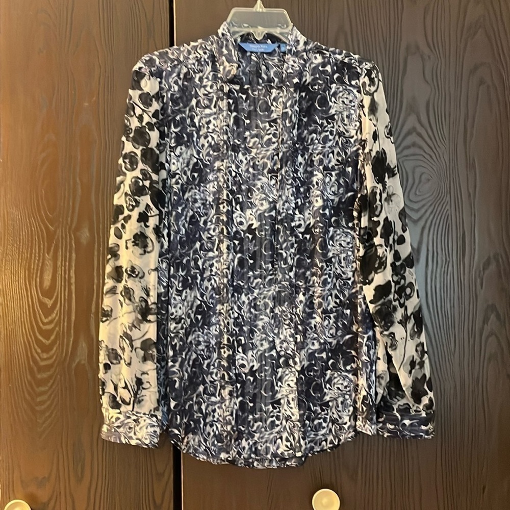 Simply Vera sheer navy blue and white patterned long sleeved blouse. Size Large.